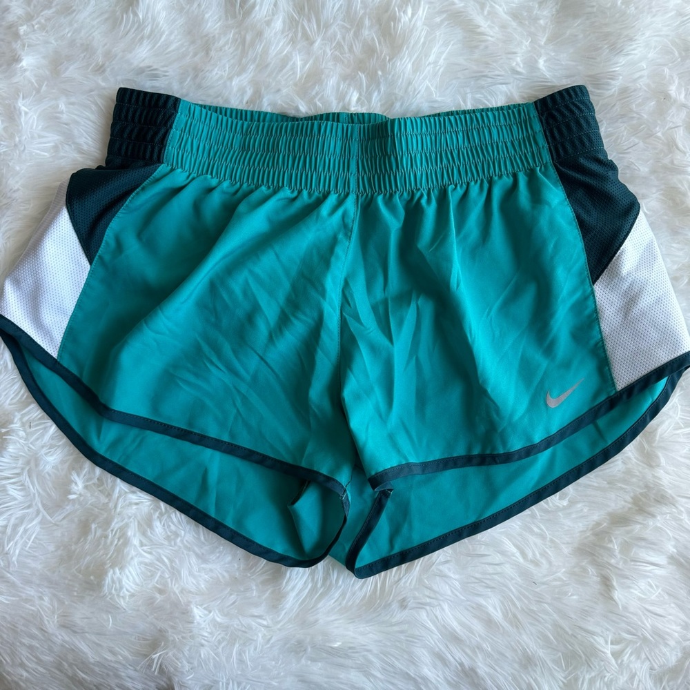 Nike Dri-FIT Women's 3" Running Short Turquoise Blue. M.